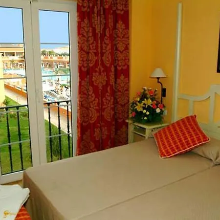 Grupotel Club Turquesa Mar סיוטאדלה